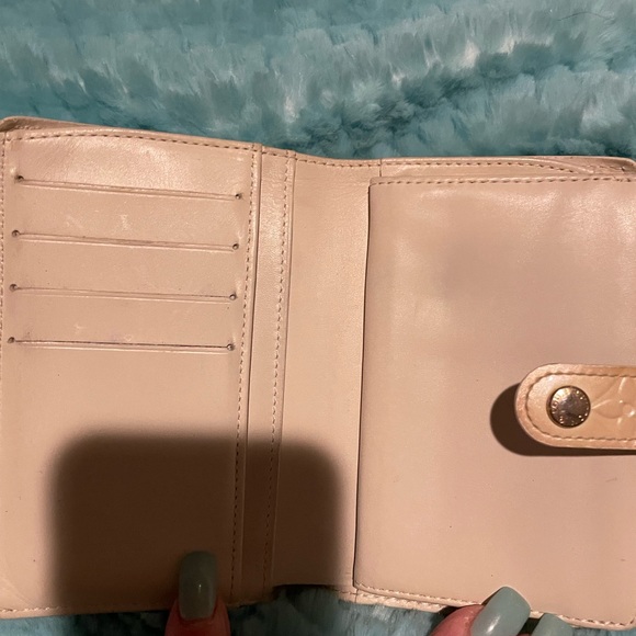 LOUIS VUITTON CREAM FRENCH PURSE STYLISH WALLET.. great addition to any bag - Picture 5 of 8